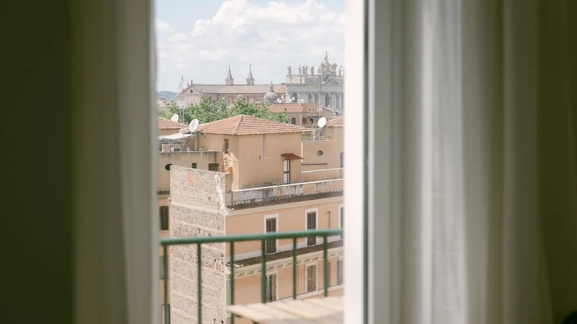 Adventura Penthouse Apartment Rome