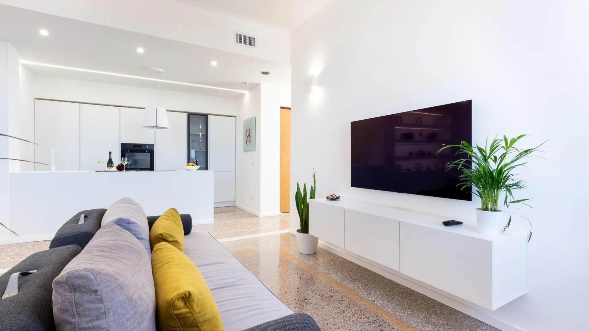 Adventura Penthouse Apartment Rome