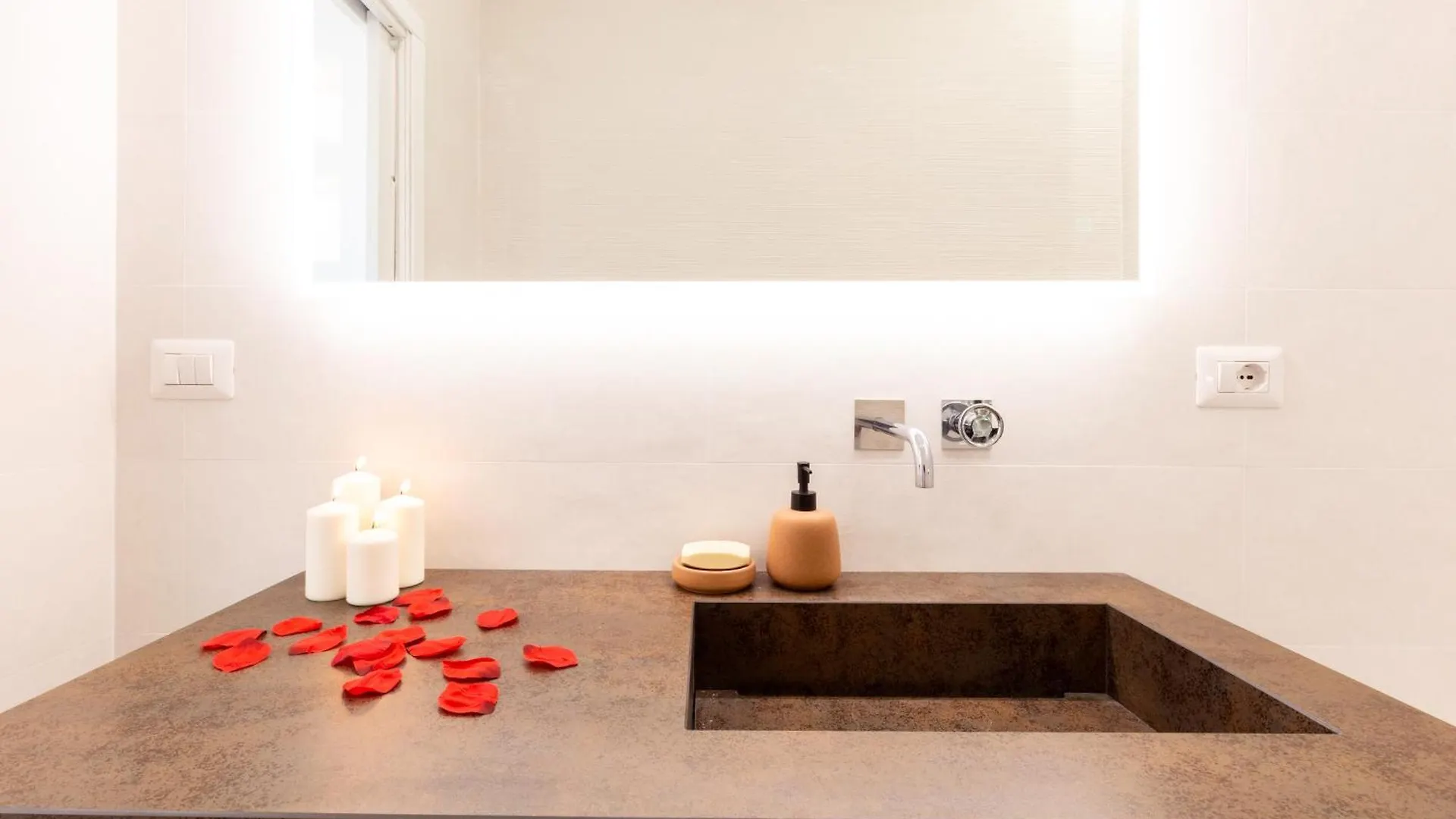 Adventura Penthouse Apartment Rome